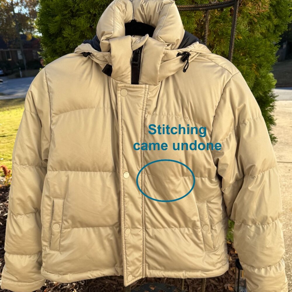 Aritzia | Supper Puffer | Shorty | XS | Champaign | Great Condition Minor Flaw - Picture 12 of 14
